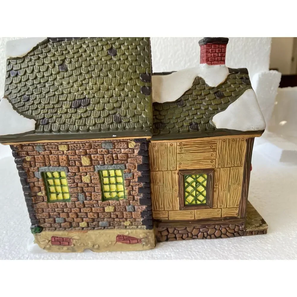 Santa's Workbench Nym's Nook Porcelain House, Towne Collection Christmas Village